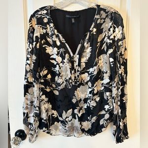White House Black Market size 4 blouse